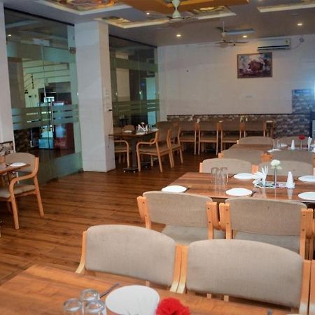 Hotel Swamiraj Indapur  Экстерьер фото